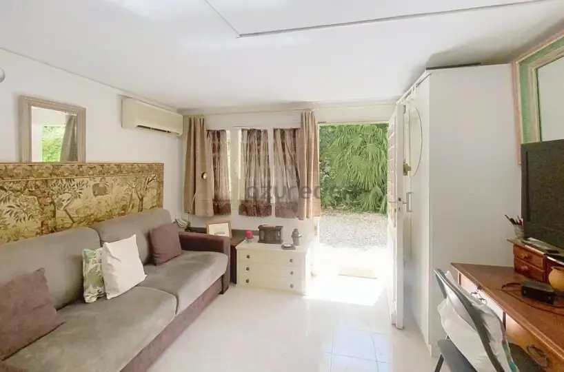 Listings 3 T1 Palm Beach Salon