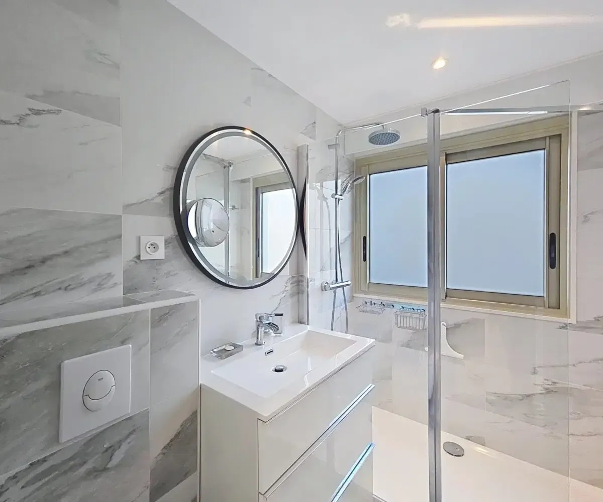 T2 Dernier etage Salle de douche