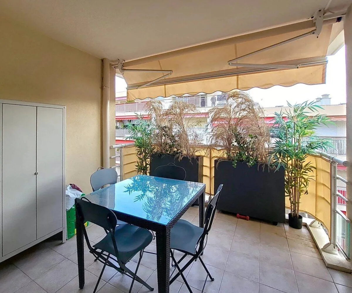 T2 Palm Beach Etage élevé Terrasse couverte