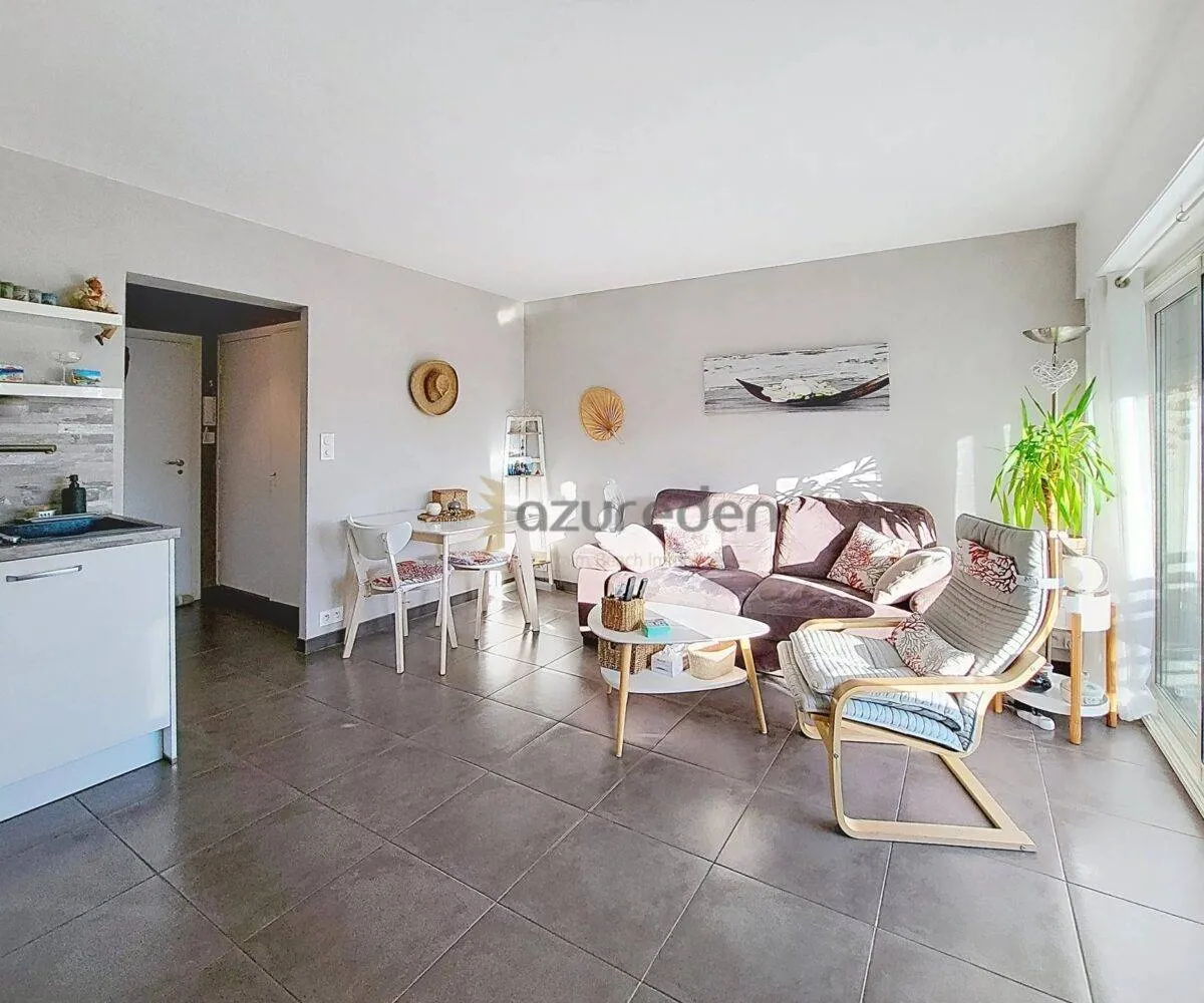 T2 Place Etang Salon