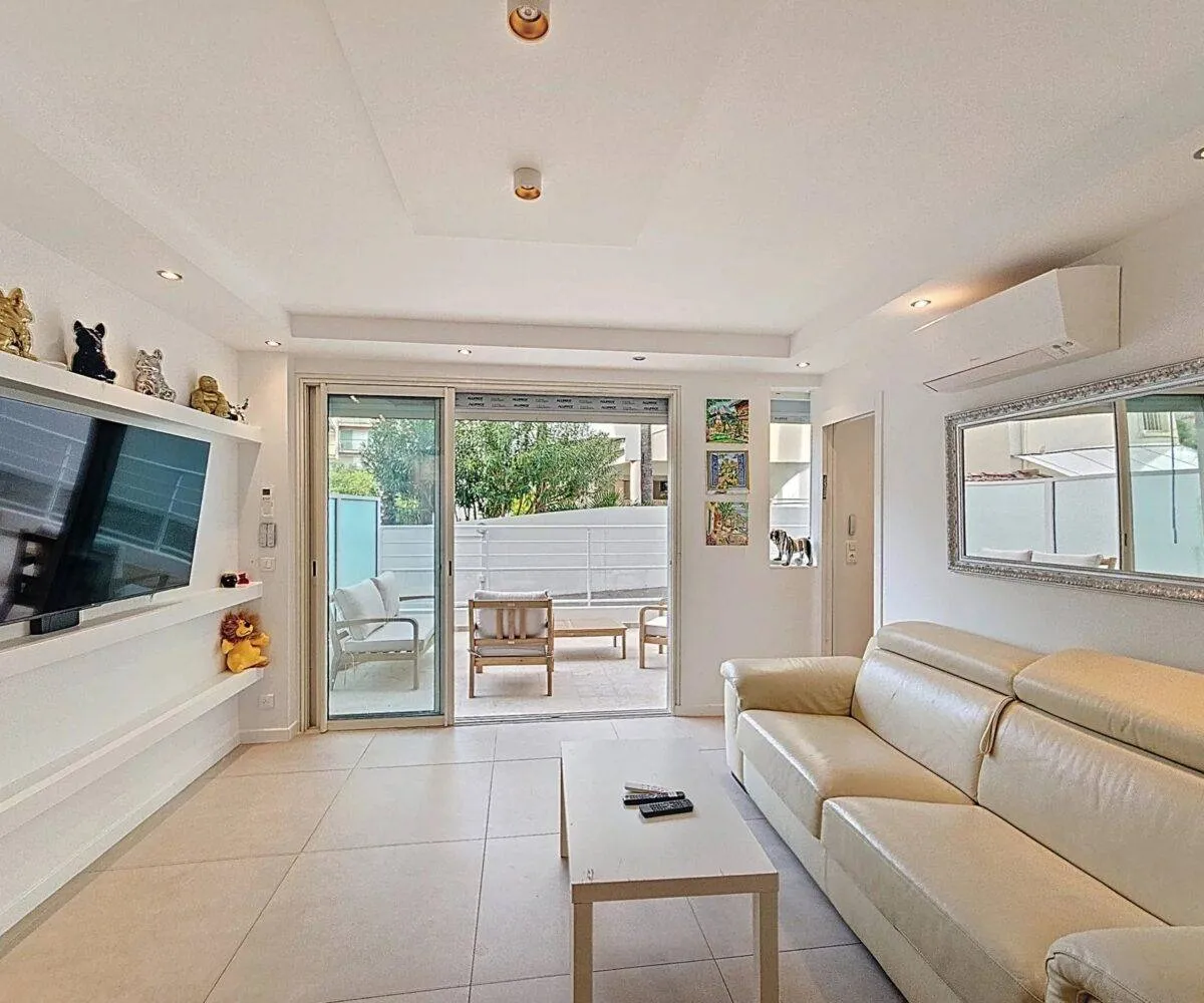 T2 RDJ Palm Beach Salon