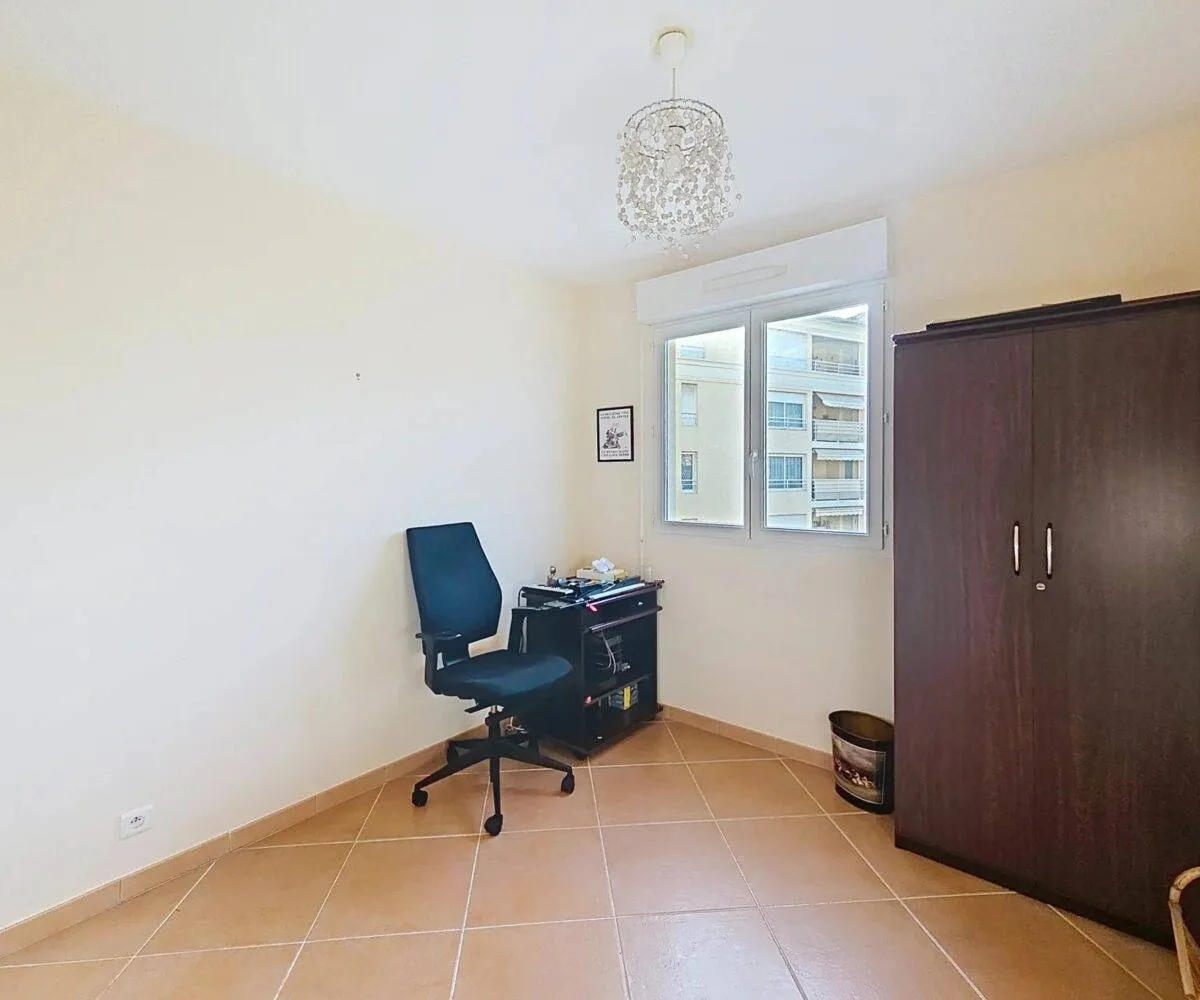 T3 Moure Rouge Chambre bureau