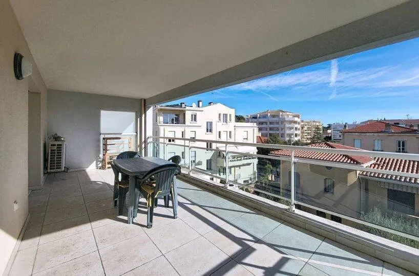 T3 proche Croisette Vue dégagee